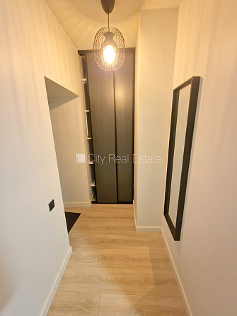 Фасадный дом, реновированный дом, закрытый двор, вход с улицы, лестничная клетка Рига - изображение 13