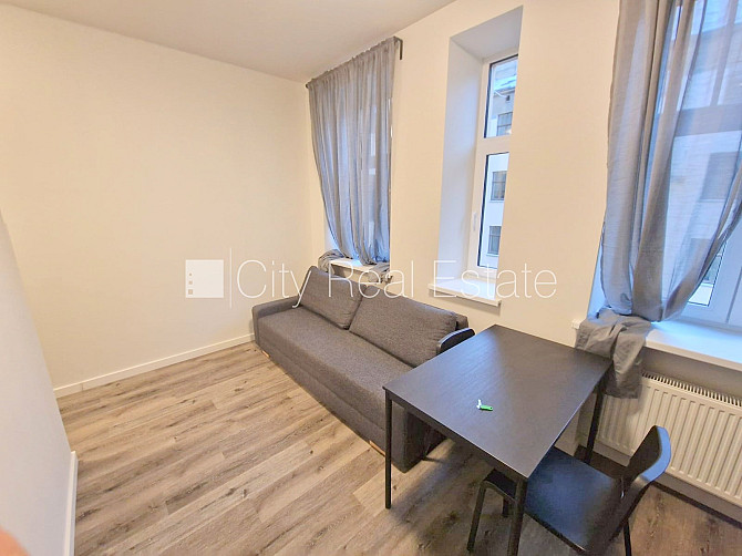 Здание во дворе, реновированный дом, закрытый двор, вход с улицы и со двора, Рига - изображение 8