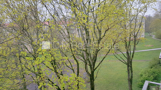 Фасадный дом, вход со двора, лестничная клетка после косметического ремонта, Рига - изображение 9