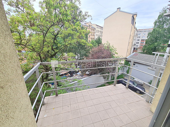 Новостройка, фасадный дом, вход с улицы, лифт, лестничная клетка после Рига - изображение 13