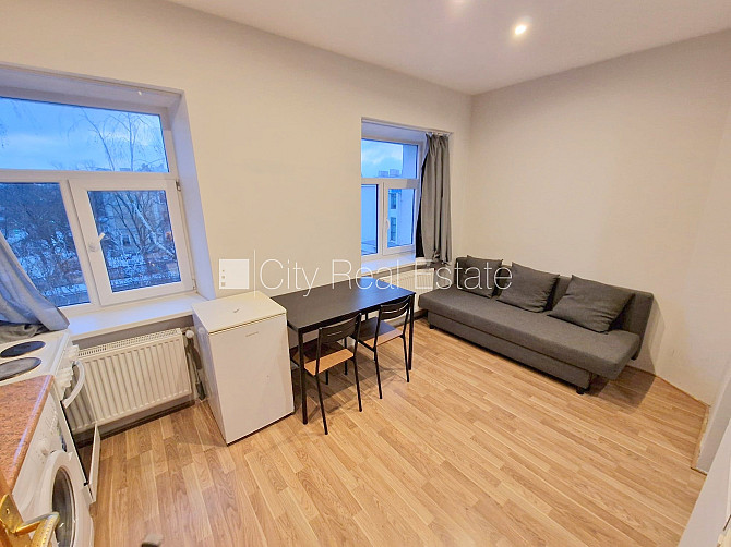 Фасадный дом, реновированный дом, закрытый двор, вход с улицы, лестничная клетка Рига - изображение 1