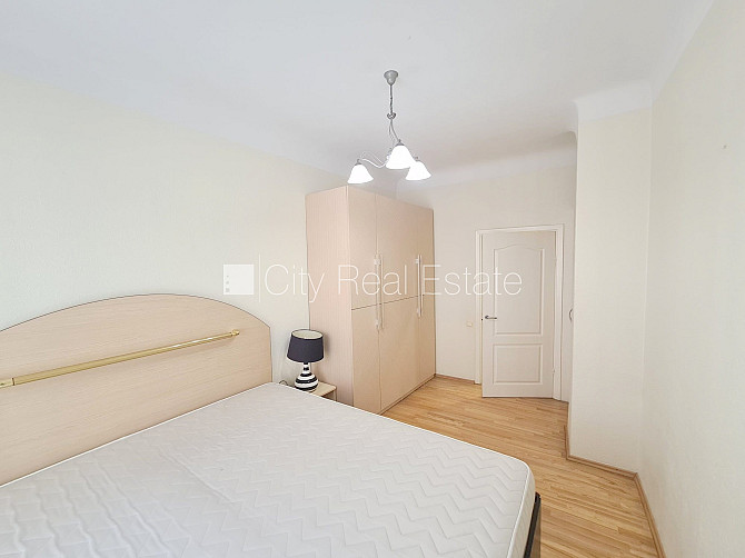 Фасадный дом, реновированный дом, благоустроенная озеленённая территория, Рига - изображение 15