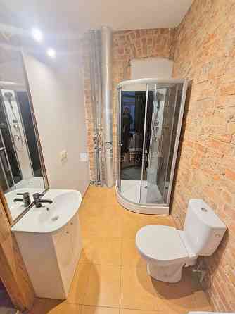 Фасадный дом, реновированный дом, благоустроенная озеленённая территория, Rīga