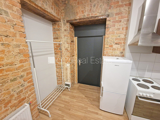 Fasādes māja, renovēta māja, labiekārtota apzaļumota teritorija, slēgts pagalms, ieeja no Rīga - foto 7