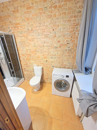 Fasādes māja, renovēta māja, labiekārtota apzaļumota teritorija, slēgts pagalms, ieeja no Rīga - foto 4