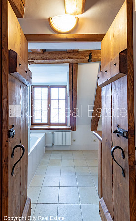 Фасадный дом, реновированный дом, поменянное покрытие крыши, подъездная дорога Рига - изображение 9