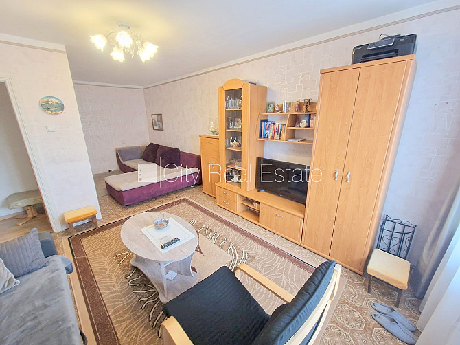 Zeme īpašumā, fasādes māja, ieeja no ielas, ir lifts, lodžija, logi vērsti uz pagalma pusi, Rīga - foto 12