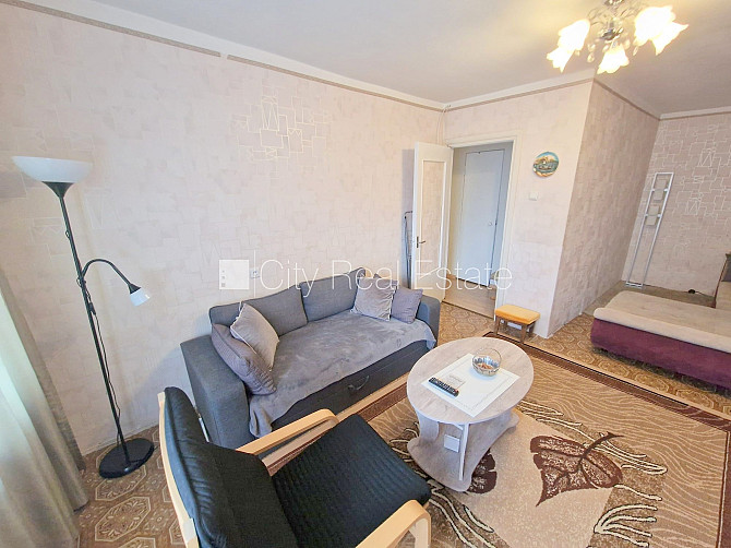 Zeme īpašumā, fasādes māja, ieeja no ielas, ir lifts, lodžija, logi vērsti uz pagalma pusi, Rīga - foto 15