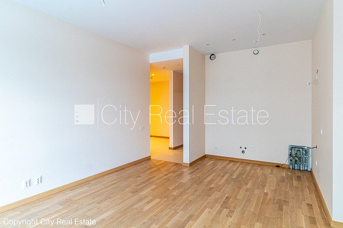 Zeme īpašumā, jaunceltne, monolīta betona sienas, zaļā teritorija, bruģēts piebraucamais Jūrmala - foto 6