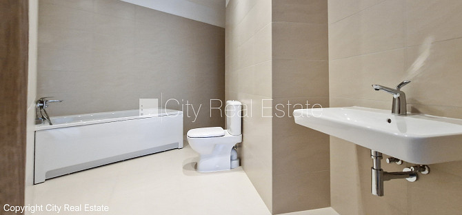 Zeme īpašumā, jaunceltne, monolīta betona sienas, zaļā teritorija, bruģēts piebraucamais Jūrmala - foto 13