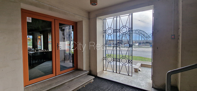 Zeme īpašumā, fasādes māja, pagrabstāvā pieejama noliktava, ieeja no ielas un pagalma, ir Rīga - foto 6