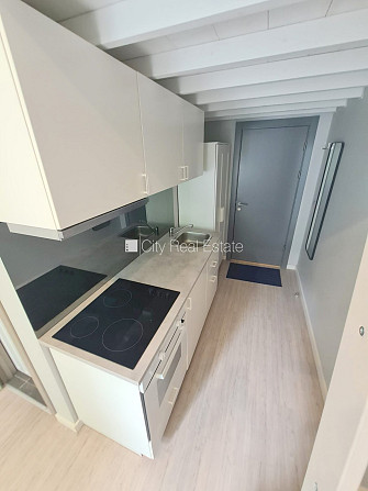 Fasādes māja, renovēta māja, slēgts pagalms, ieeja no ielas, kāpņu telpa pēc kapitālā Rīga - foto 8