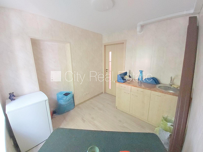 Fasādes māja, renovēta māja, vieta automašīnai, ieeja no ielas, logi vērsti mājas abās Rīga - foto 13