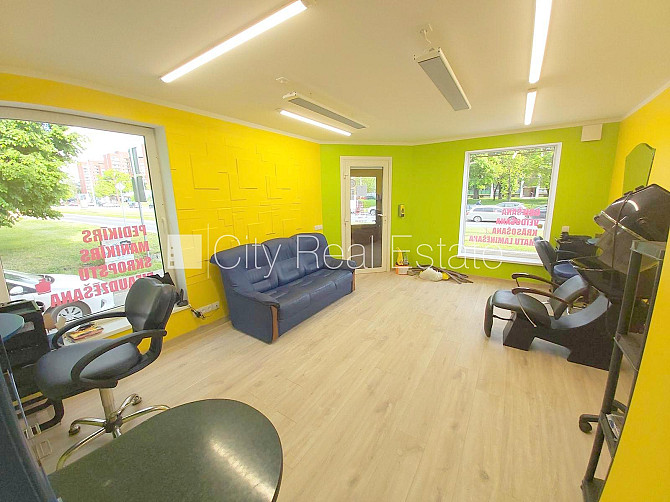 Fasādes māja, renovēta māja, vieta automašīnai, ieeja no ielas, logi vērsti mājas abās Rīga - foto 3