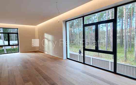 Земля в собственности, таунхаус, новостройка, количество квартир в здании 4 шт., Jūrmala