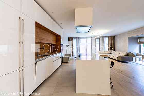 Фасадный дом, реставрированный дом, заменены инженерные коммуникации, Рига