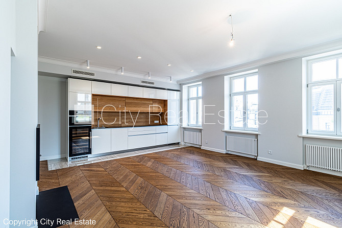 Реновированный дом, закрытый двор, возможность аренды парковки, охраняемая Рига - изображение 1