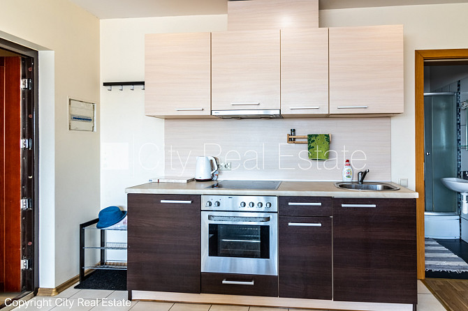 Pagalma ēka, slēgts pagalms, vieta automašīnai, ieeja no pagalma, mansards, ir lifts, plašs Rīgas rajons - foto 12