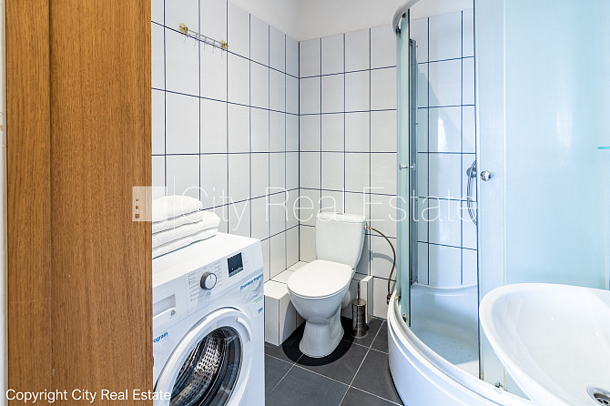 Pagalma ēka, slēgts pagalms, vieta automašīnai, ieeja no pagalma, mansards, ir lifts, plašs Rīgas rajons - foto 14