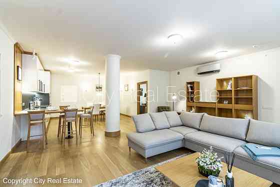 Дом во дворе, реновированный дом, количество квартир в здании 11 шт., закрытый двор, Рига