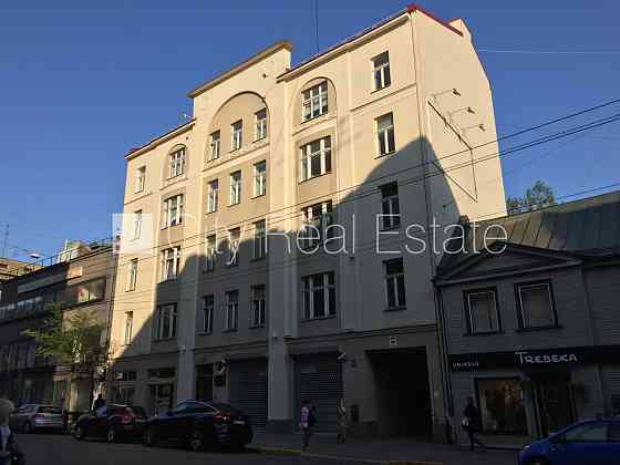 Фасадный дом, количество квартир в здании 5 шт., плата за обслуживание в месяц 110 EUR, Jūrmala