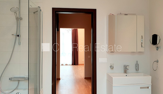 Jaunceltne, labiekārtots apzaļumots pagalms, slēgts pagalms, apzaļumota teritorija ar jaunu Jūrmala - foto 17