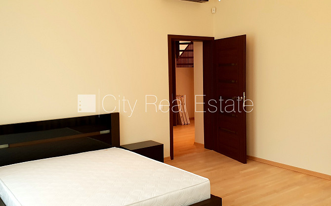 Jaunceltne, labiekārtots apzaļumots pagalms, slēgts pagalms, apzaļumota teritorija ar jaunu Jūrmala - foto 13