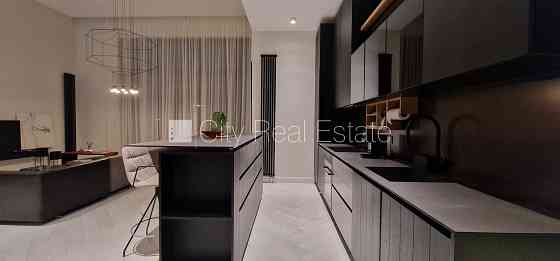 Новостройка, фасадный дом, зеленая территория, благоустроенная озеленённая Jūrmala