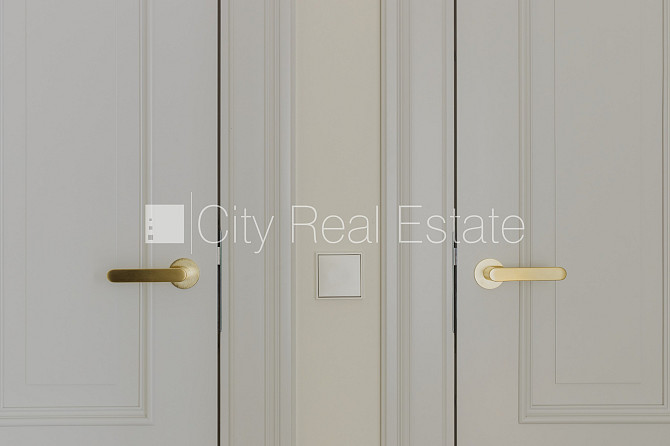 Фасадный дом, реновированный дом, установлены солнечные панели , подземная Рига - изображение 8