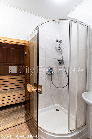 Фасадный дом, закрытый двор, вход с улицы, вход со двора, лестничная клетка после Рига - изображение 15