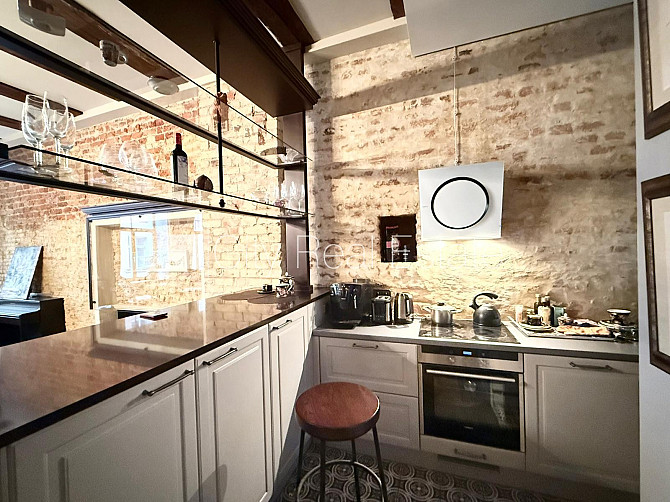 Фасадный дом, реновированный дом, подъездная дорога покрыта брущаткoй, вход с Рига - изображение 5