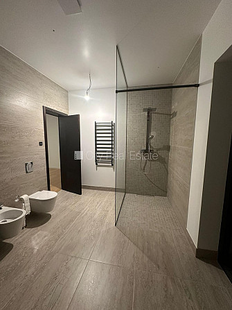 Privātmāja, slēgta teritorija, iežogota teritorija ar metāla sētu, garāža vienai Ogre un novads - foto 17