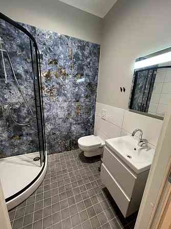 Фасадный дом, реновированный дом, подъездная дорога покрыта брущаткoй, Рига