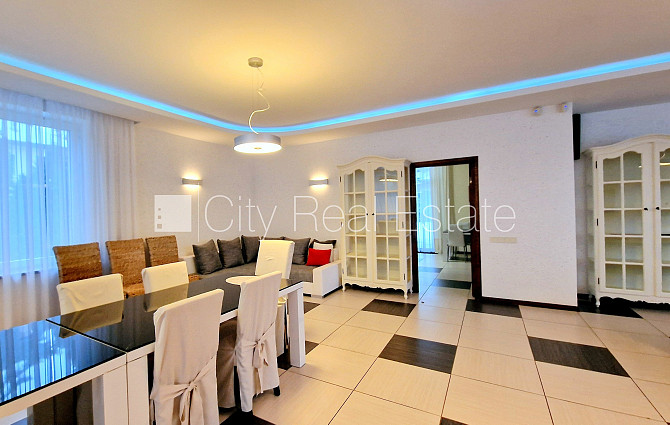 Privātmāja, labiekārtota apzaļumota teritorija 1800 m2, iežogota teritorija, teritorijas Jūrmala - foto 5