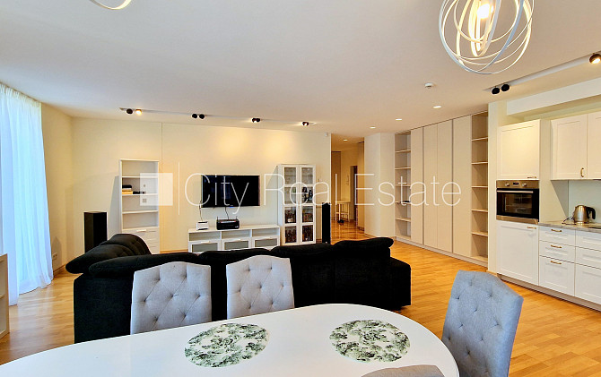 Jaunceltne, labiekārtots apzaļumots pagalms, teritorijas iebrauktuves vārti aprīkoti ar Jūrmala - foto 7