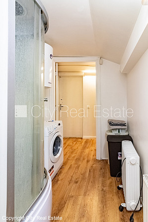 Фасадный дом, благоустроенная озеленённая территория, мансарда, одна Рига - изображение 6