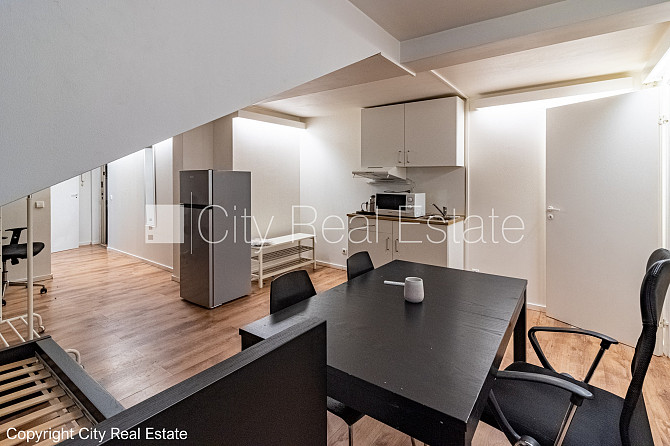 Фасадный дом, благоустроенная озеленённая территория, мансарда, одна Рига - изображение 2