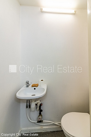 Фасадный дом, благоустроенная озеленённая территория, мансарда, одна Рига - изображение 8