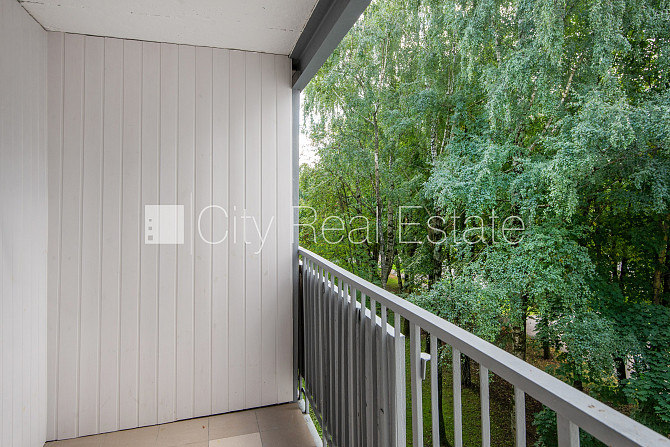 Земля в собственности, дом во дворе, благоустроенная озеленённая территория, Рига - изображение 11