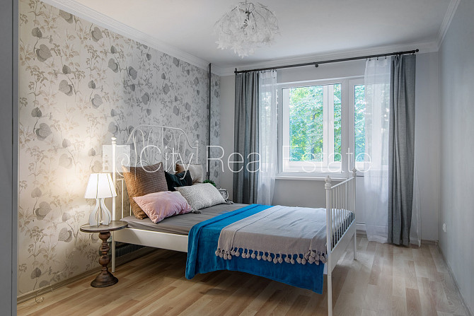 Земля в собственности, дом во дворе, благоустроенная озеленённая территория, Рига - изображение 6