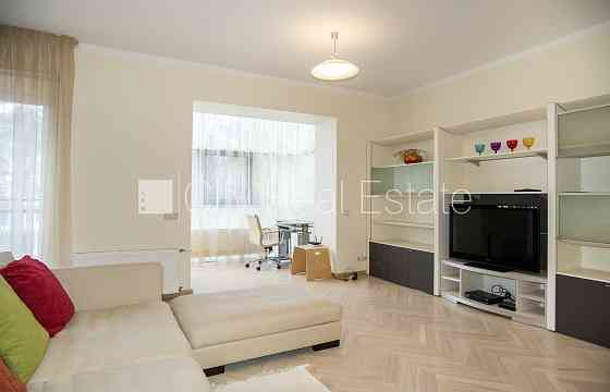 Земля в собственности, новостройка, фасадный дом, кирпичные стены, Jūrmala