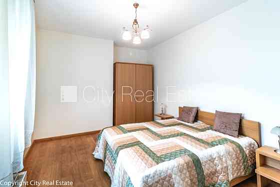 Земля в собственности, новостройка, фасадный дом, подъездная дорога покрыта Рига