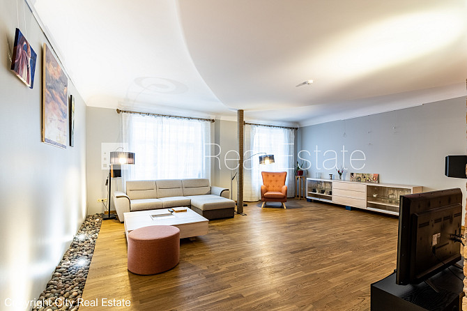 Фасадный дом, реновированный дом, вход с улицы, лифт, лестничная клетка после Рига - изображение 4