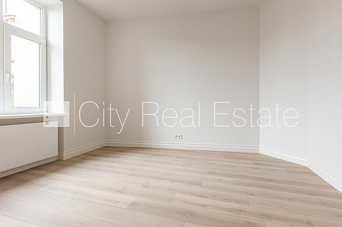 Земля в собственности, фасадный дом, реновированный дом, закрытый двор, лифт, Рига - изображение 3