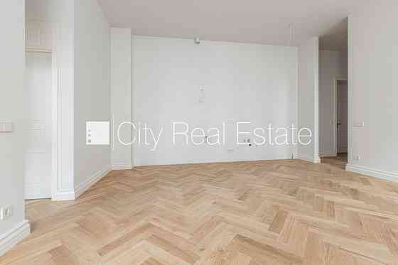 Фасадный дом, реновированный дом, заменены инженерные коммуникации, поменянное Рига