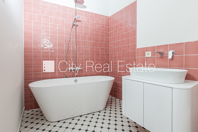 Фасадный дом, реновированный дом, заменены инженерные коммуникации, поменянное Рига - изображение 2