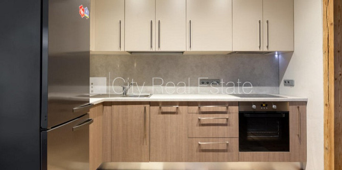 Privātmāja, labiekārtota apzaļumota teritorija, iežogota teritorija, vieta vairākām Rīga - foto 4