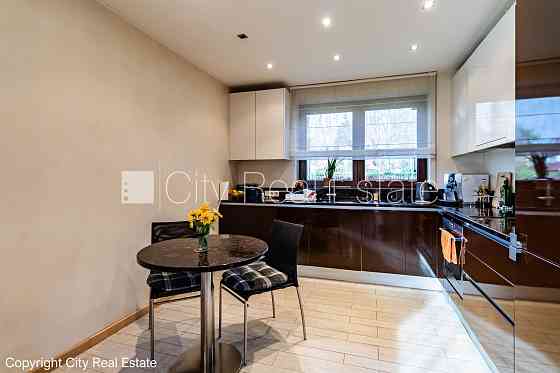 Земля в собственности, частный дом, гостевой дом, покрытие крыши из Rīga