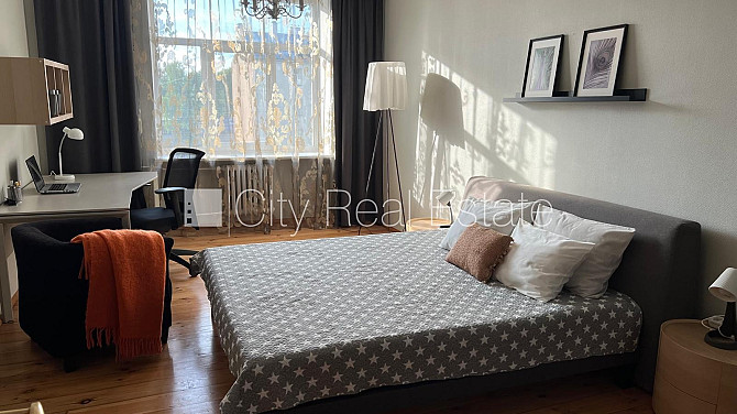 Фасадный дом, реновированный дом, закрытый двор, вход с улицы и со двора, Рига - изображение 1