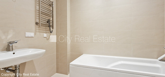 Zeme īpašumā, jaunceltne, monolīta betona sienas, zaļā teritorija, bruģēts piebraucamais Jūrmala - foto 11